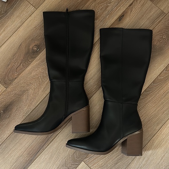 New black knee high pointed boots - Picture 3 of 8